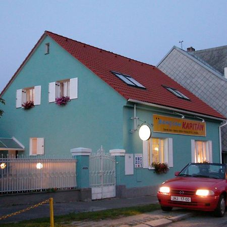 Penzion Kapitan Jindřichŭv Hradec Kültér fotó