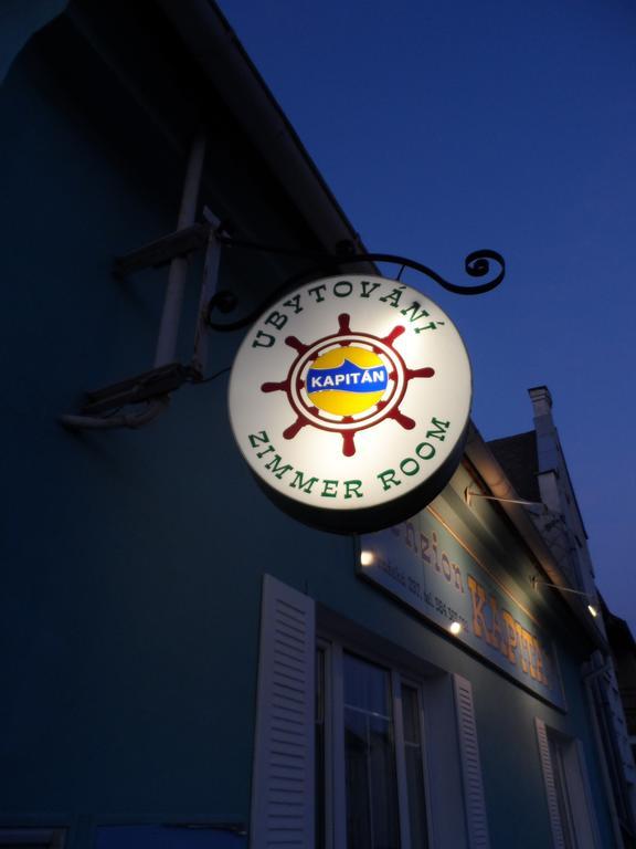 Penzion Kapitan Jindřichŭv Hradec Kültér fotó